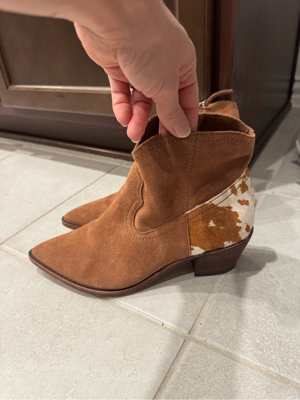 SOLD Dolce Vita Brown Suede Pointed Ankle Booties with Patterned Panel Sz 8.5 - Picture 3 of 11